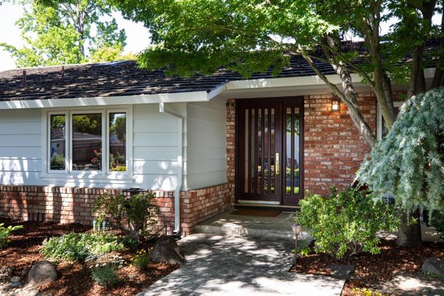 1310 Harwalt Drive, Los Altos, CA 94024