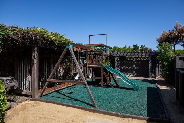 1310 Harwalt Drive, Los Altos, CA 94024