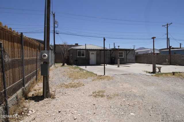 8606 N GATEWAY Boulevard, Canutillo, TX 79835