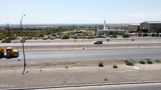 8606 N GATEWAY Boulevard, Canutillo, TX 79835