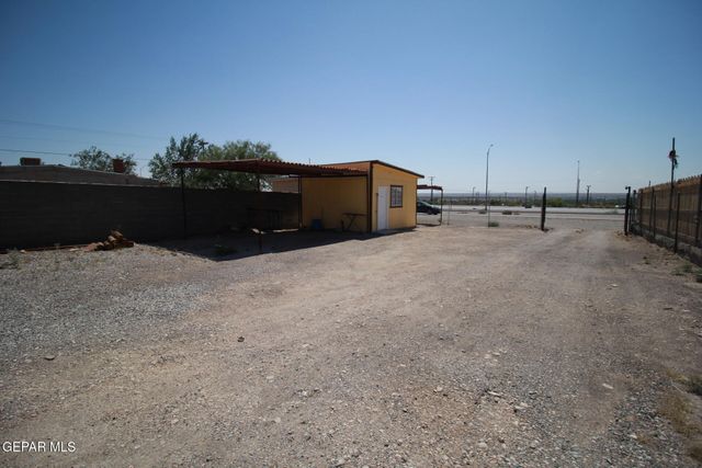 8606 N GATEWAY Boulevard, Canutillo, TX 79835