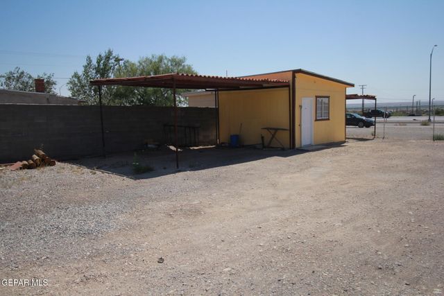8606 N GATEWAY Boulevard, Canutillo, TX 79835