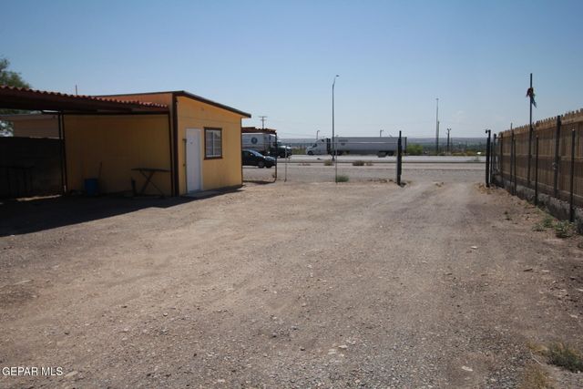 8606 N GATEWAY Boulevard, Canutillo, TX 79835