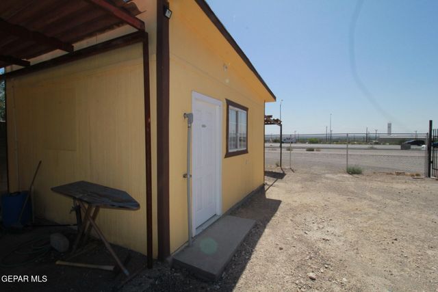 8606 N GATEWAY Boulevard, Canutillo, TX 79835