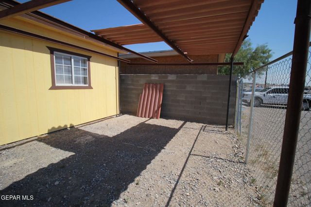 8606 N GATEWAY Boulevard, Canutillo, TX 79835