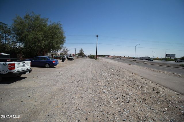 8606 N GATEWAY Boulevard, Canutillo, TX 79835