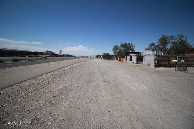 8606 N GATEWAY Boulevard, Canutillo, TX 79835