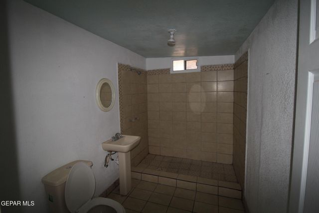 8606 N GATEWAY Boulevard, Canutillo, TX 79835