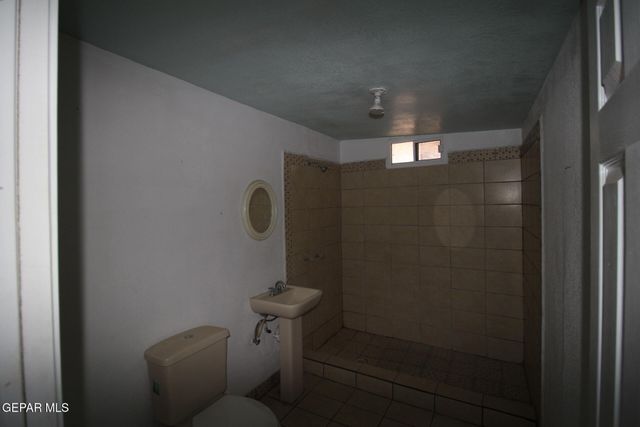 8606 N GATEWAY Boulevard, Canutillo, TX 79835