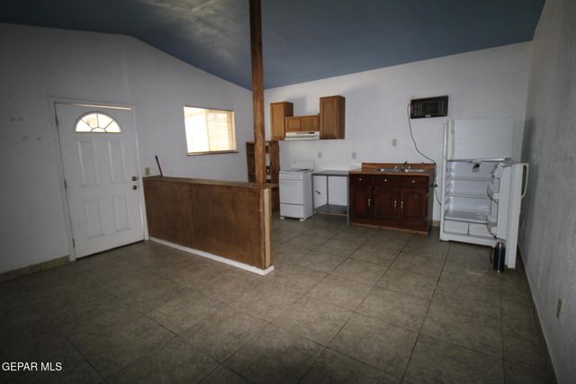8606 N GATEWAY Boulevard, Canutillo, TX 79835