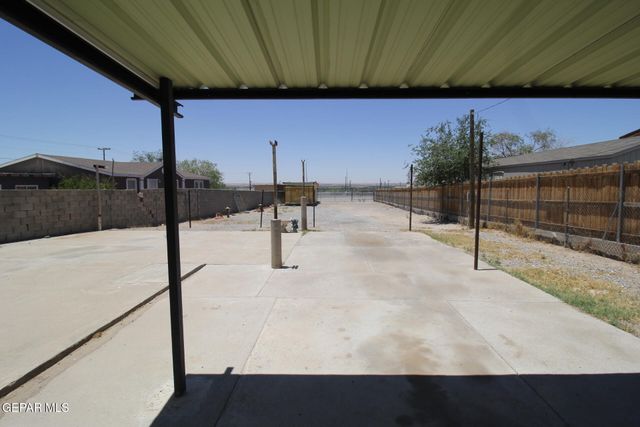 8606 N GATEWAY Boulevard, Canutillo, TX 79835