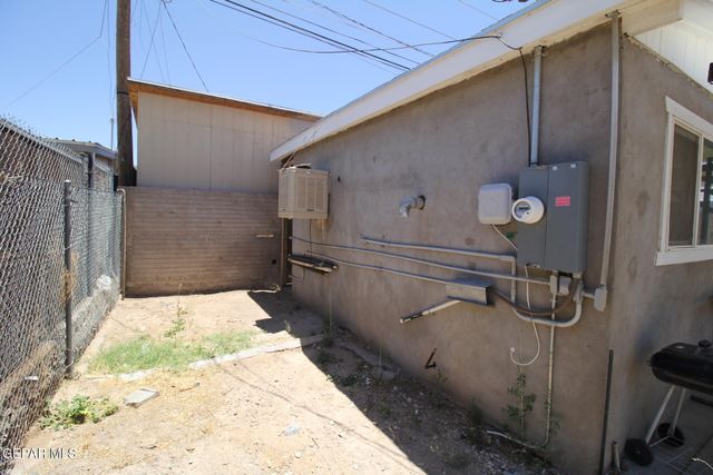8606 N GATEWAY Boulevard, Canutillo, TX 79835