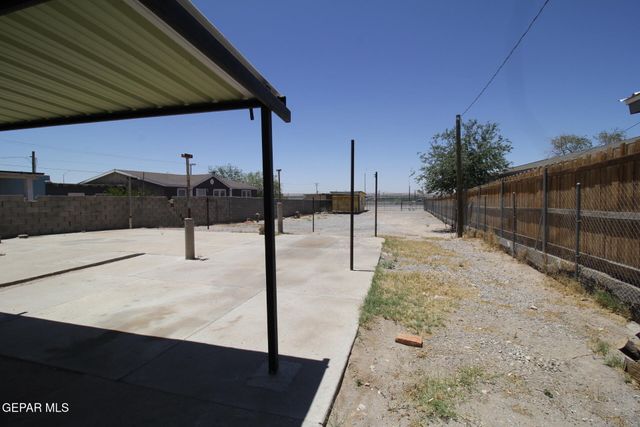 8606 N GATEWAY Boulevard, Canutillo, TX 79835