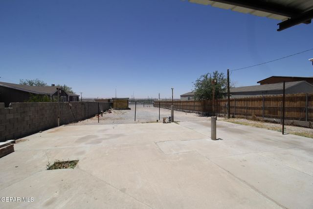 8606 N GATEWAY Boulevard, Canutillo, TX 79835