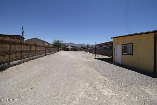 8606 N GATEWAY Boulevard, Canutillo, TX 79835