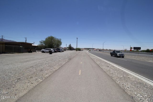8606 N GATEWAY Boulevard, Canutillo, TX 79835