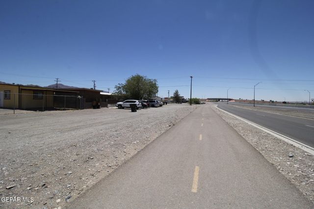 8606 N GATEWAY Boulevard, Canutillo, TX 79835