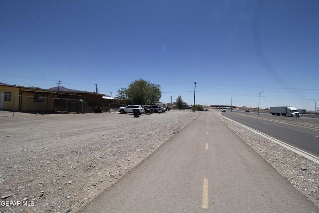 8606 N GATEWAY Boulevard, Canutillo, TX 79835