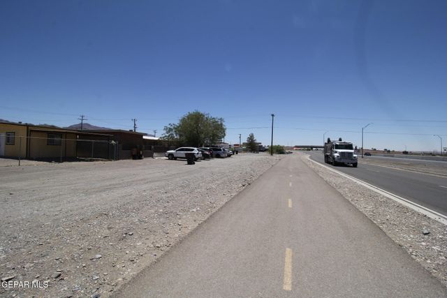 8606 N GATEWAY Boulevard, Canutillo, TX 79835
