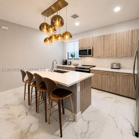 4619 NW 84th Ave, Doral, FL 33166