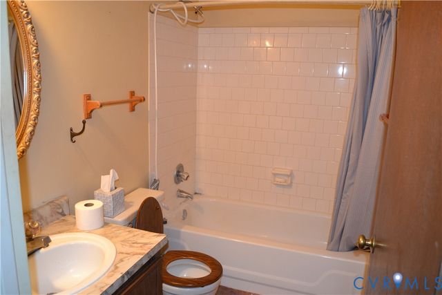 5218 Autumnleaf Dr, Ampthill, VA 23234