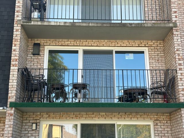 5621 W 104th Street B2, Oak Lawn, IL 60453