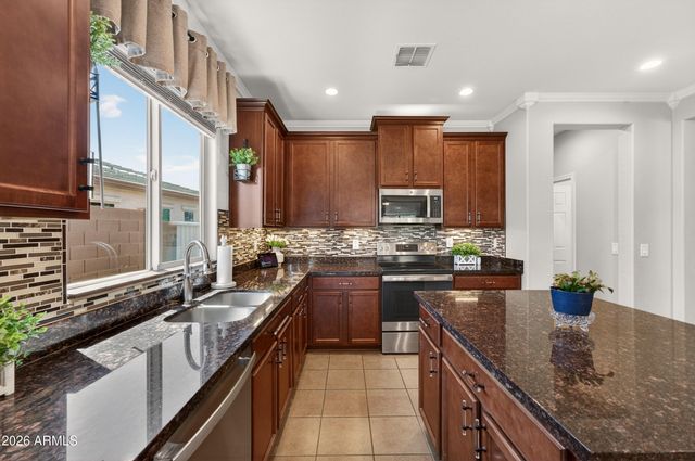 18612 W MOUNTAIN VIEW Road, Waddell, AZ 85355