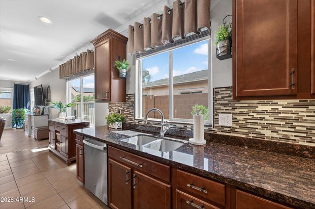 18612 W MOUNTAIN VIEW Road, Waddell, AZ 85355