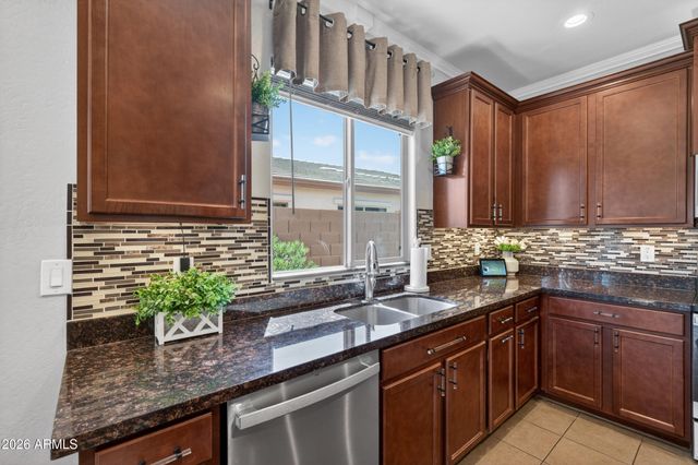 18612 W MOUNTAIN VIEW Road, Waddell, AZ 85355