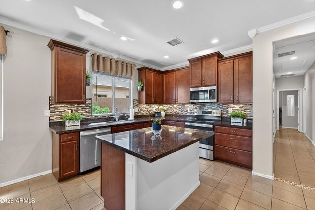 18612 W MOUNTAIN VIEW Road, Waddell, AZ 85355