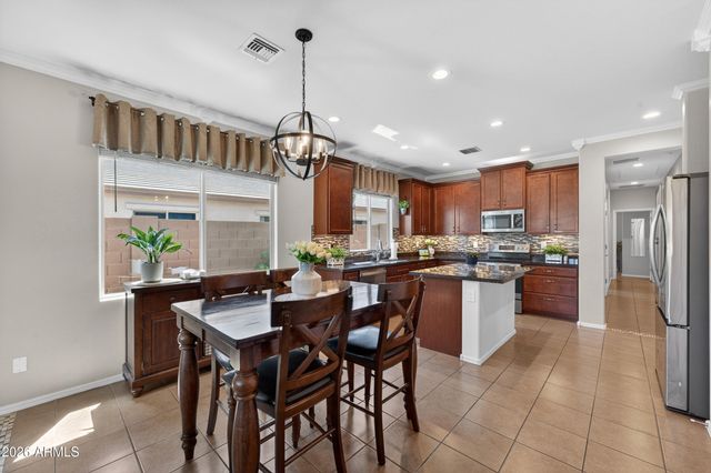 18612 W MOUNTAIN VIEW Road, Waddell, AZ 85355