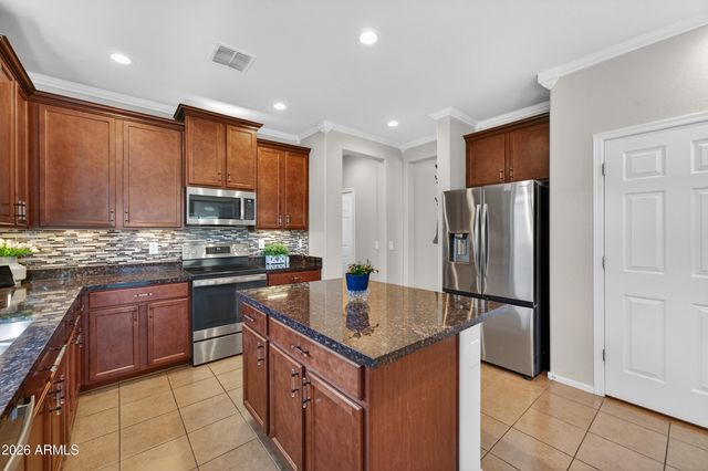 18612 W MOUNTAIN VIEW Road, Waddell, AZ 85355