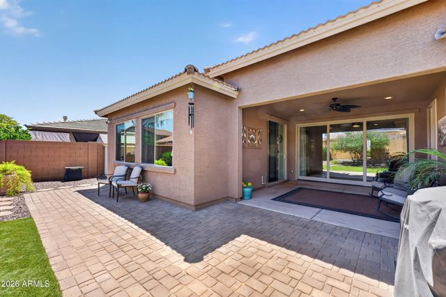 18612 W MOUNTAIN VIEW Road, Waddell, AZ 85355