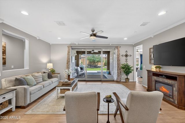 18612 W MOUNTAIN VIEW Road, Waddell, AZ 85355