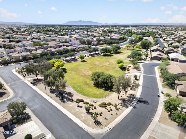 18612 W MOUNTAIN VIEW Road, Waddell, AZ 85355