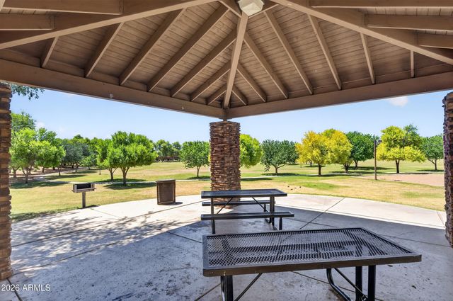 18612 W MOUNTAIN VIEW Road, Waddell, AZ 85355