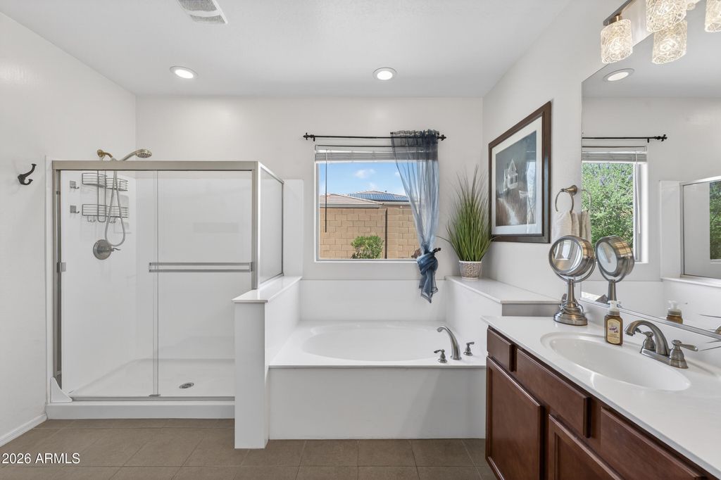 Image 37 of property listing at 18612 W MOUNTAIN VIEW Road, Waddell, AZ 85355