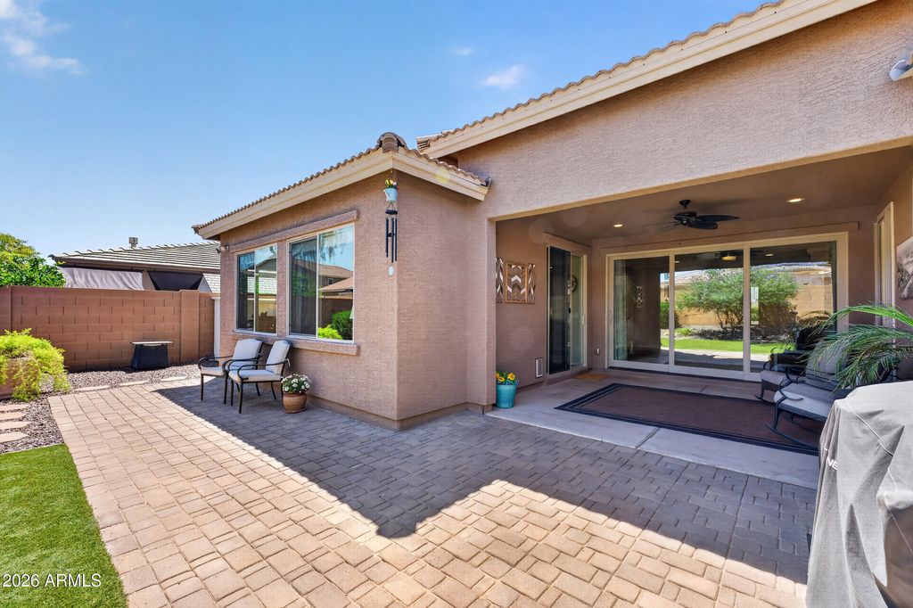Image 47 of property listing at 18612 W MOUNTAIN VIEW Road, Waddell, AZ 85355