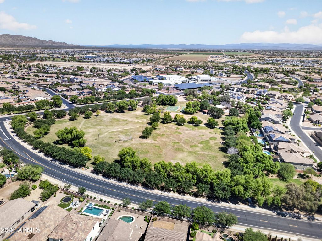 Image 63 of property listing at 18612 W MOUNTAIN VIEW Road, Waddell, AZ 85355