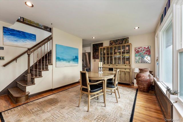 33 W Lakeland Street, Bay Shore, NY 11706