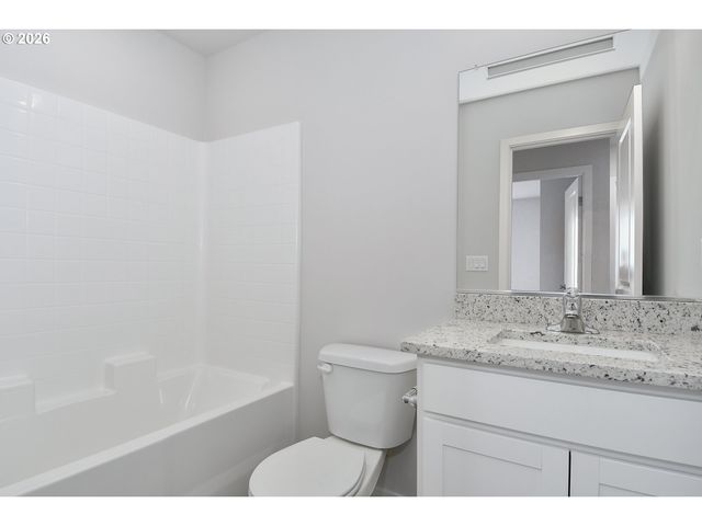 1285 PARKSIDE Ave, Woodburn, OR 97071