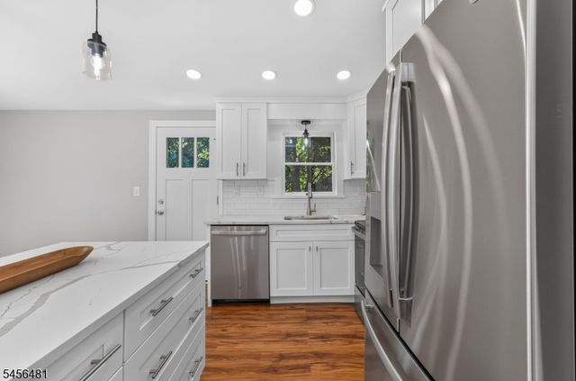3 Pleasant Rd, High Bridge Boro, NJ 08829
