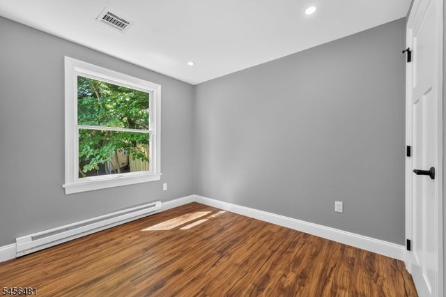 3 Pleasant Rd, High Bridge Boro, NJ 08829