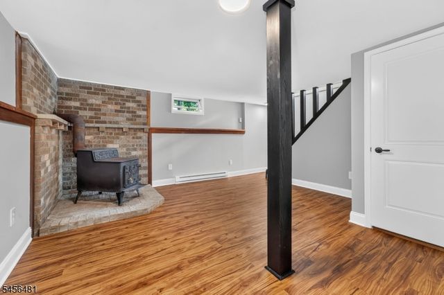 3 Pleasant Rd, High Bridge Boro, NJ 08829