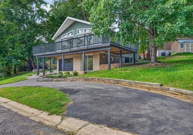 3 Pleasant Rd, High Bridge Boro, NJ 08829
