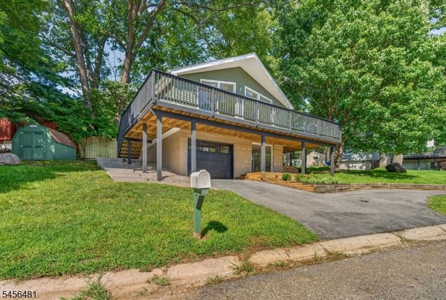 3 Pleasant Rd, High Bridge Boro, NJ 08829
