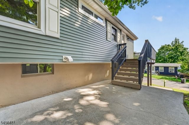 3 Pleasant Rd, High Bridge Boro, NJ 08829