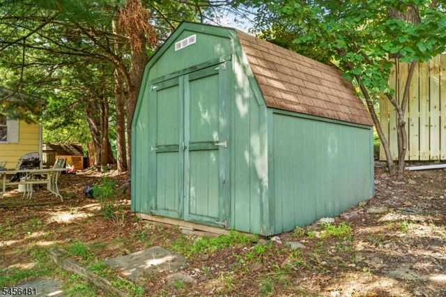 3 Pleasant Rd, High Bridge Boro, NJ 08829