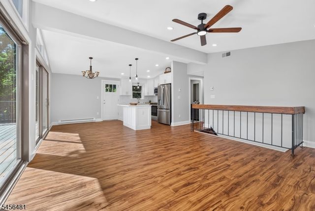 3 Pleasant Rd, High Bridge Boro, NJ 08829
