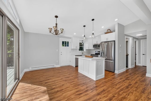 3 Pleasant Rd, High Bridge Boro, NJ 08829